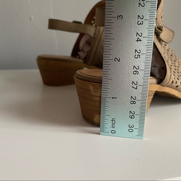 Lucky Brand UG-Bardolph Taupe Sandal - Picture 14 of 14